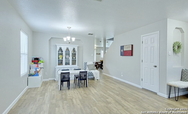 11038 Hillsdale Loop Property Photo 2