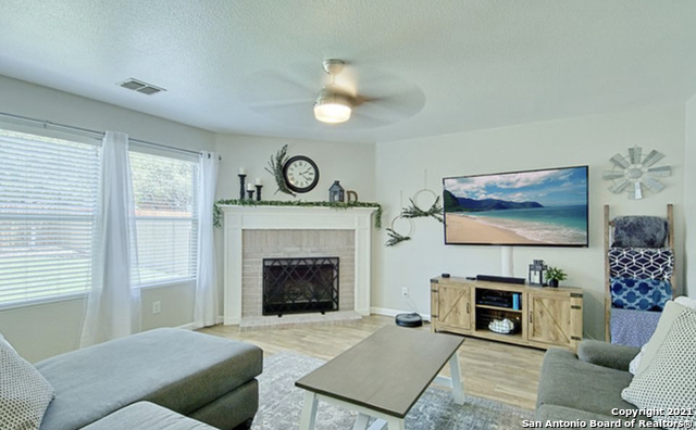 11038 Hillsdale Loop Property Photo 3