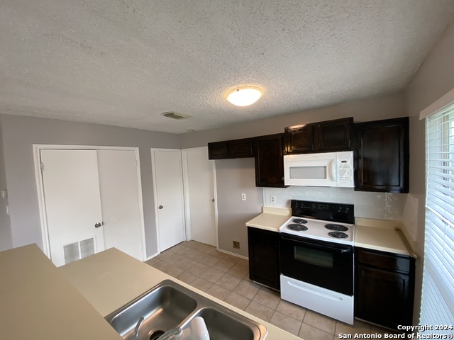 8459 Cranberry Hl Property Photo 5