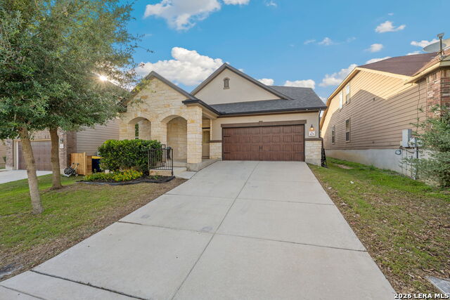 425 Landmark Fls Property Photo 3