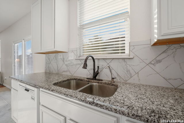 425 Landmark Fls Property Photo 7