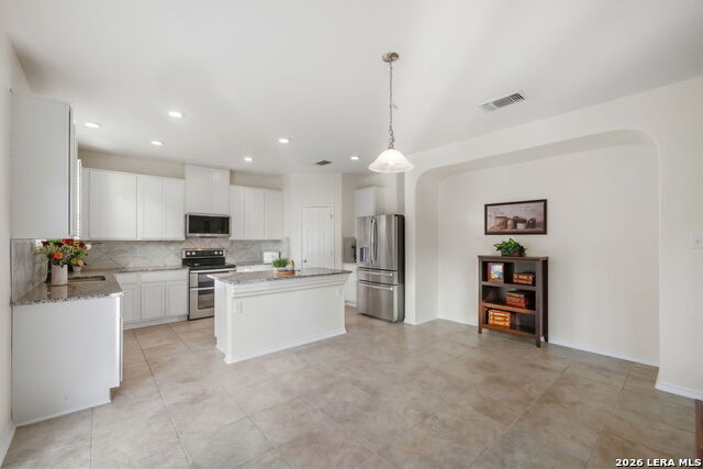 425 Landmark Fls Property Photo 8
