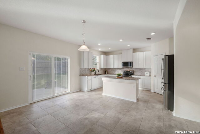 425 Landmark Fls Property Photo 9