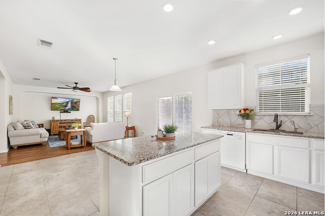 425 Landmark Fls Property Photo 10