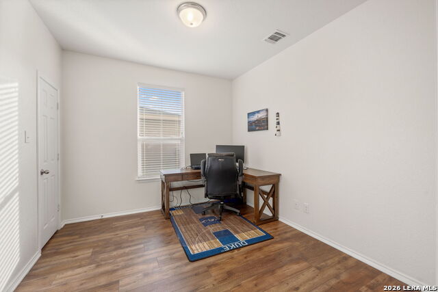 425 Landmark Fls Property Photo 14