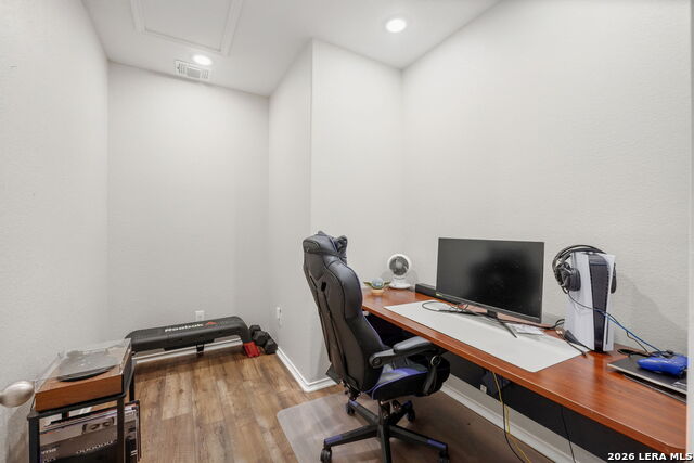 425 Landmark Fls Property Photo 24
