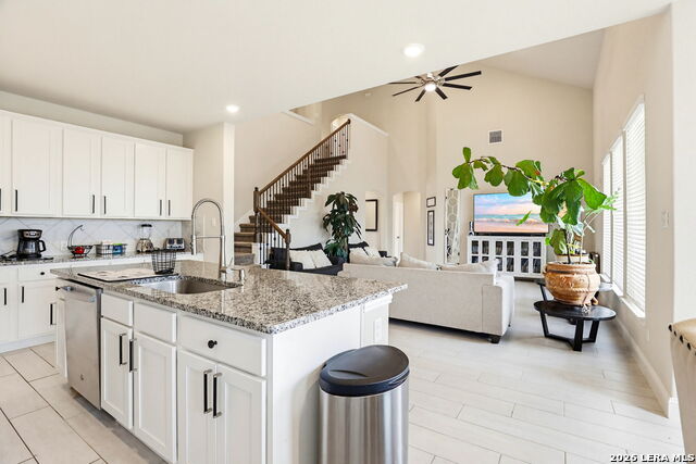 4174 Garden Path Property Photo 6