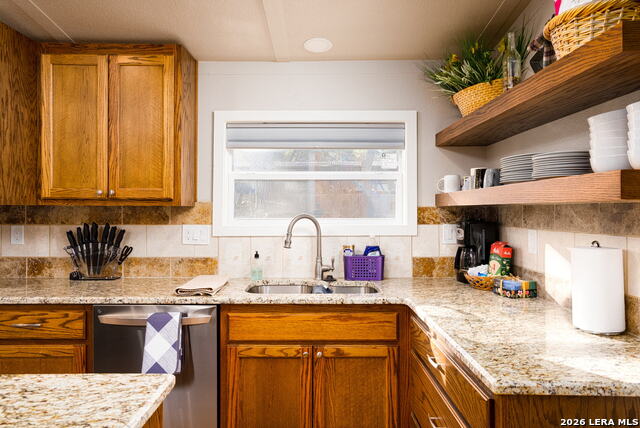 511 Forest Hill St Property Photo 5