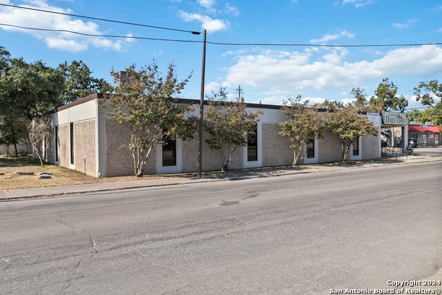 429 Jefferson St Property Photo 5