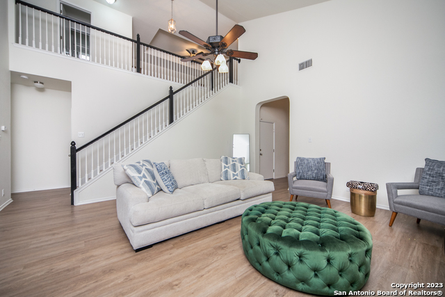 120 Jolie Cir Property Photo 7