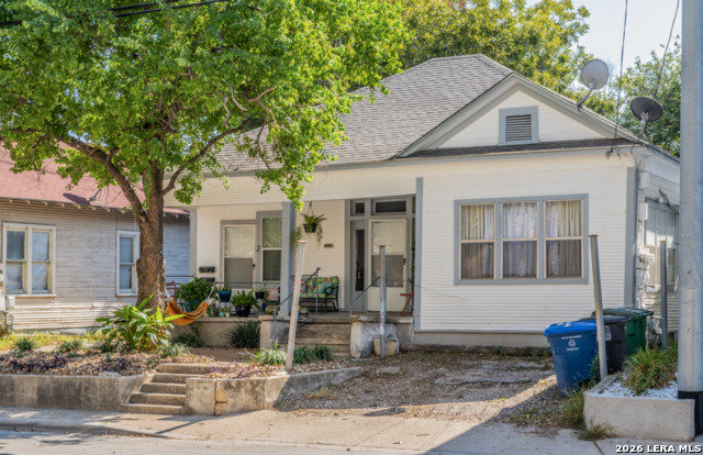 302 E Cevallos Property Photo 16