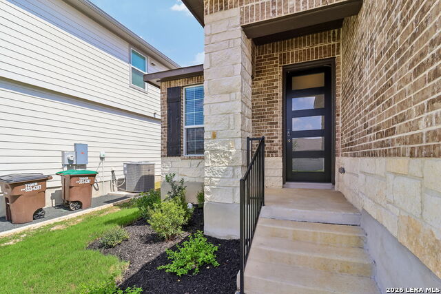 14323 Walker Bend Property Photo 4
