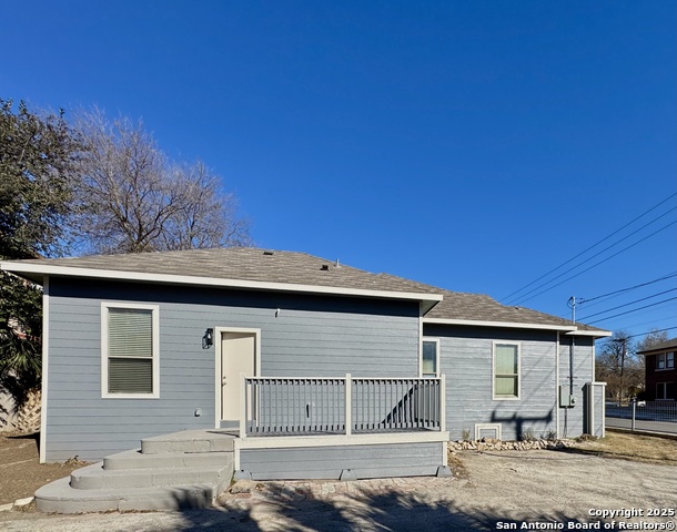 800 W Russell Pl Property Photo 4