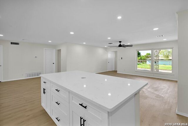 113 Aribe Dr Property Photo 3