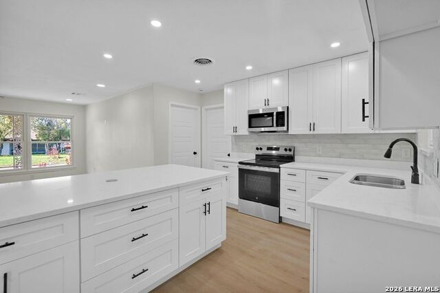 113 Aribe Dr Property Photo 4