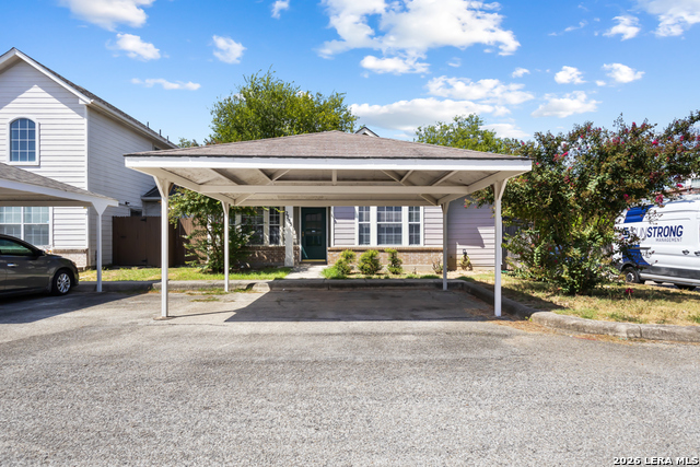 2735 Crown Holw Property Photo 6