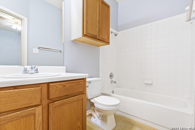 2735 Crown Holw Property Photo 17