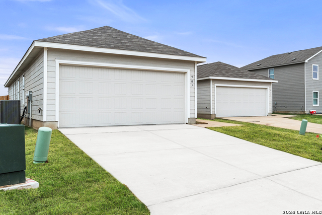 907 Stricker Path Property Photo 1