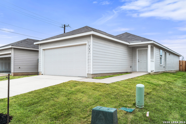 907 Stricker Path Property Photo 3