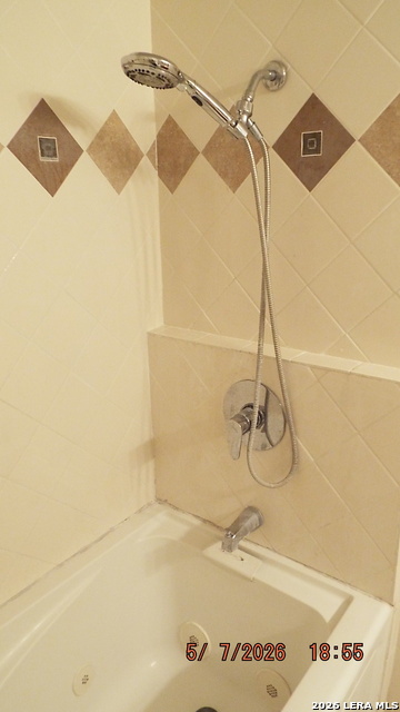 7329 Leading Oaks Property Photo 12