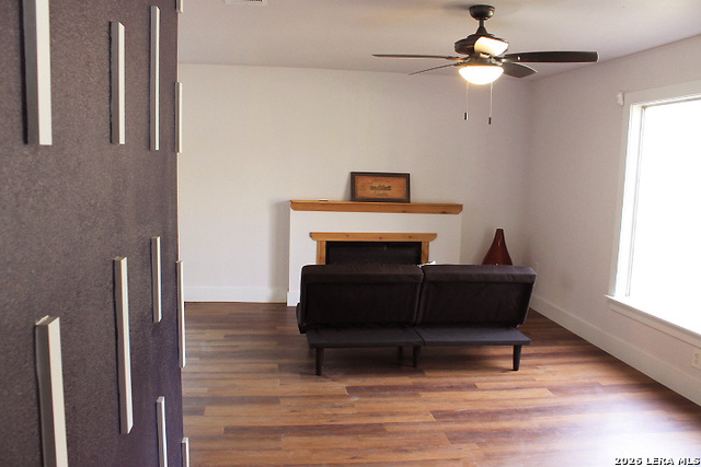 1006 Division Ave Property Photo 3