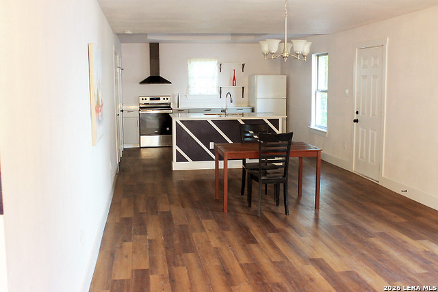 1006 Division Ave Property Photo 4