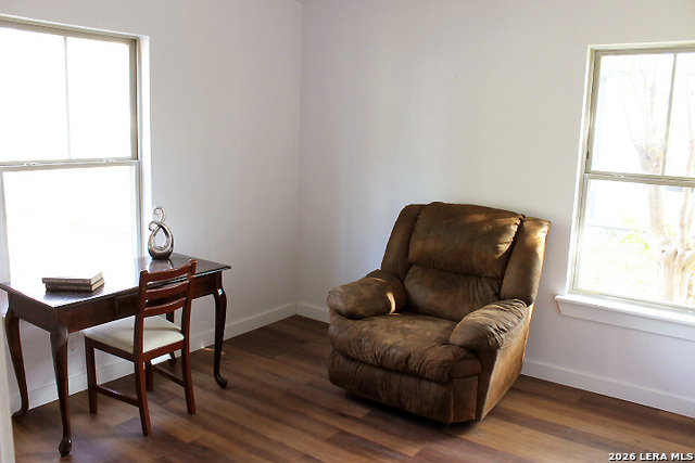 1006 Division Ave Property Photo 6