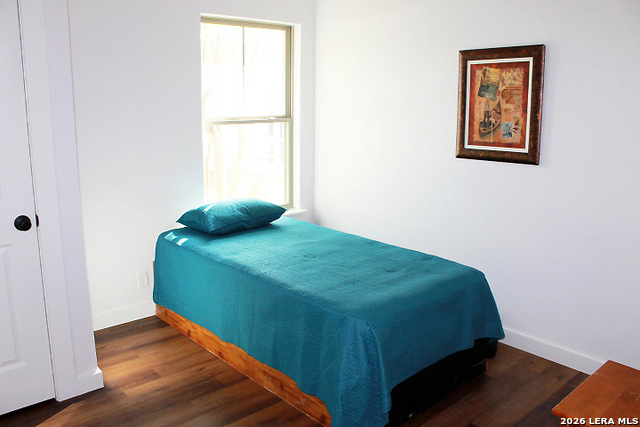 1006 Division Ave Property Photo 7