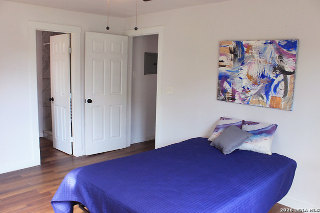 1006 Division Ave Property Photo 9