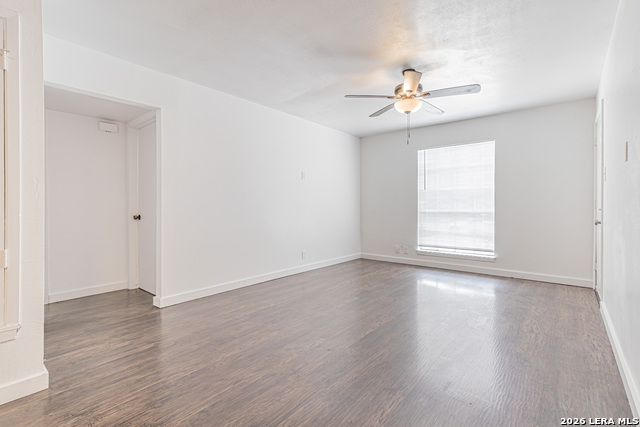 221 E Craig Pl Property Photo 9
