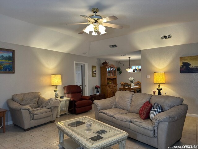 1265 Buttercup Property Photo 3