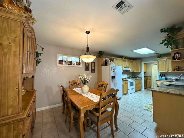 1265 Buttercup Property Photo 5