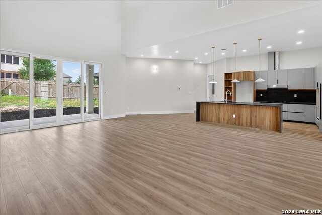 24318 Canyon Row Property Photo 13