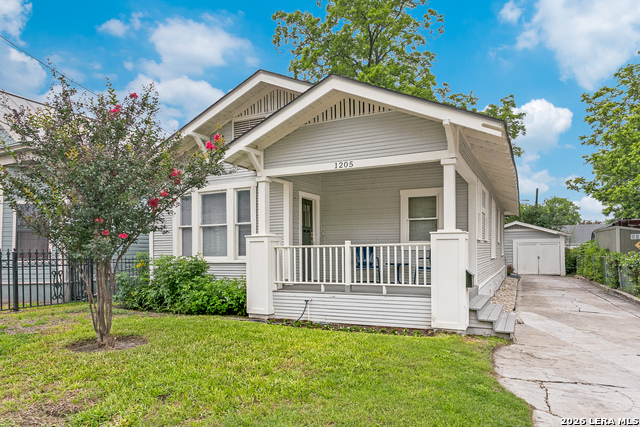 1205 Burnet St Property Photo 2