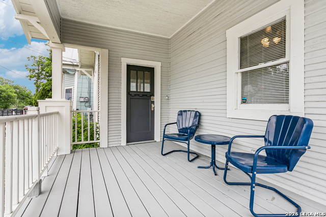 1205 Burnet St Property Photo 3