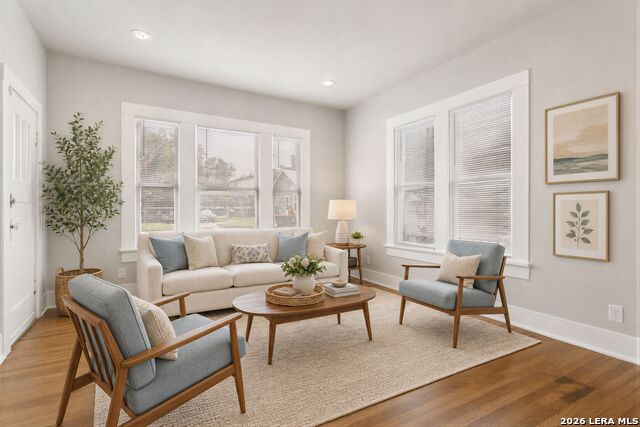 1205 Burnet St Property Photo 4