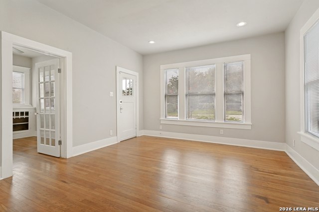 1205 Burnet St Property Photo 5