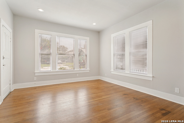 1205 Burnet St Property Photo 6