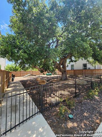 14839 Vance Jackson Rd. Property Photo 4