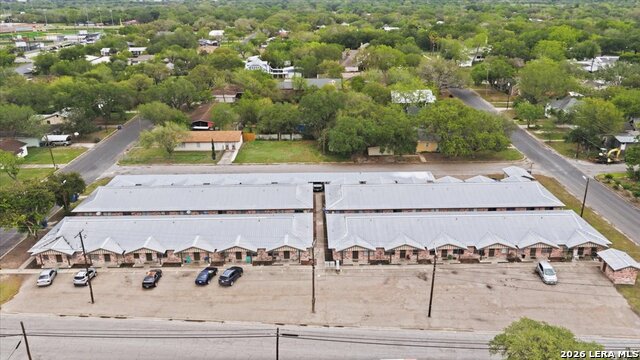 1400 N Saint Marys St Property Photo 2
