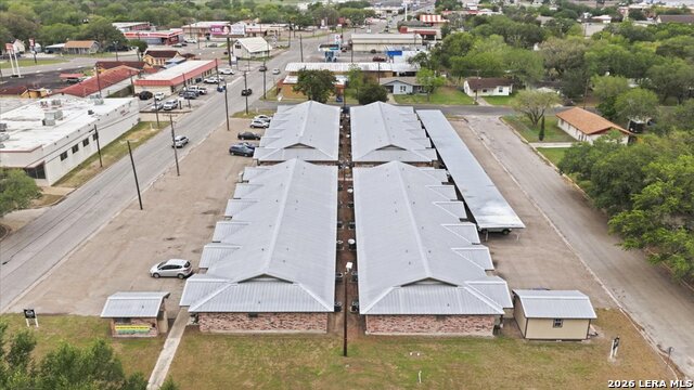 1400 N Saint Marys St Property Photo 4