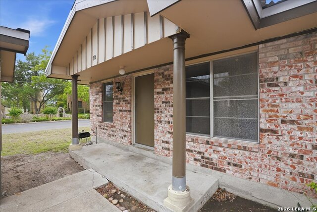 1400 N Saint Marys St Property Photo 7