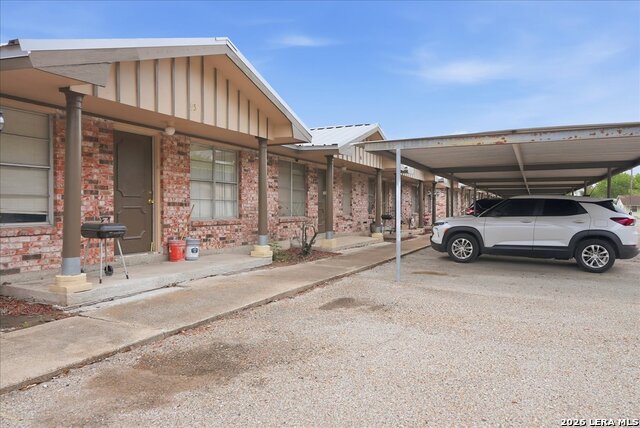 1400 N Saint Marys St Property Photo 10