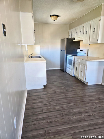 1400 N Saint Marys St Property Photo 14