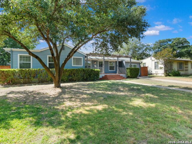 338 Brees Blvd Property Photo 2