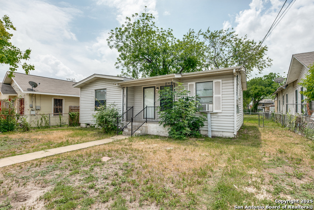 142 Helena St Property Photo 4