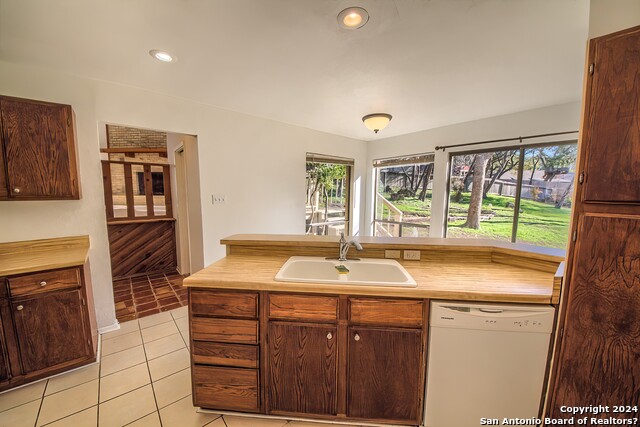 1114 White Pine St Property Photo 10