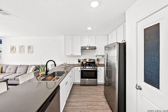 7634 Chancery Gate Property Photo 9