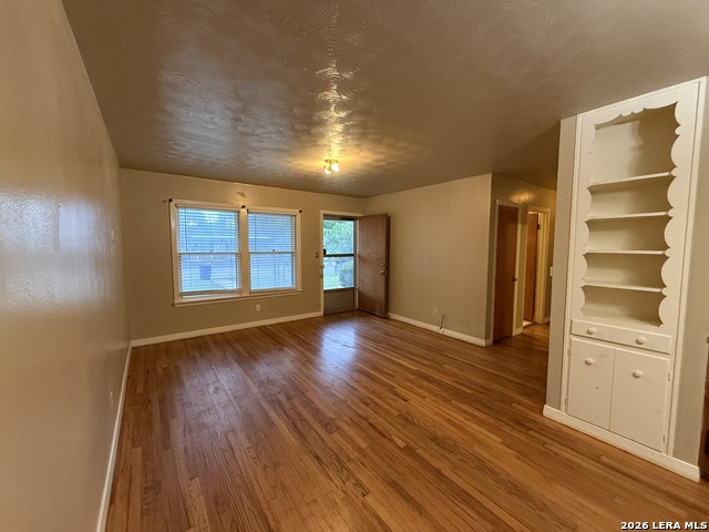 555 N Union Ave Property Photo 3