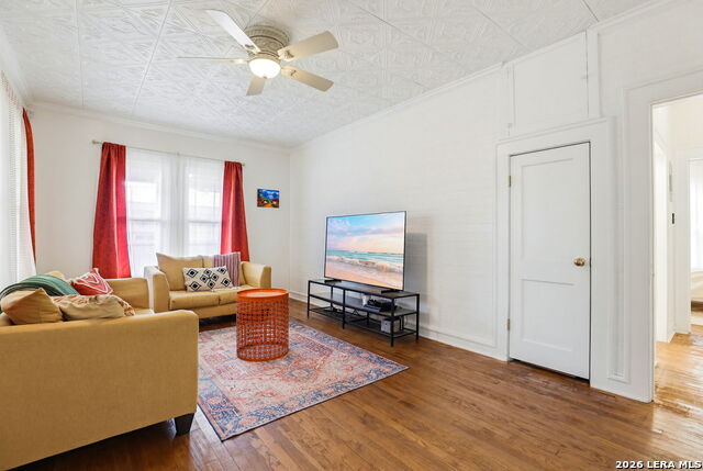 239 E Ligustrum Property Photo 5